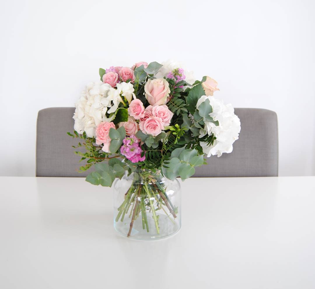 Ramo de Flores con Hortensias blancas, Rosas y Claveles - OriginalFlor