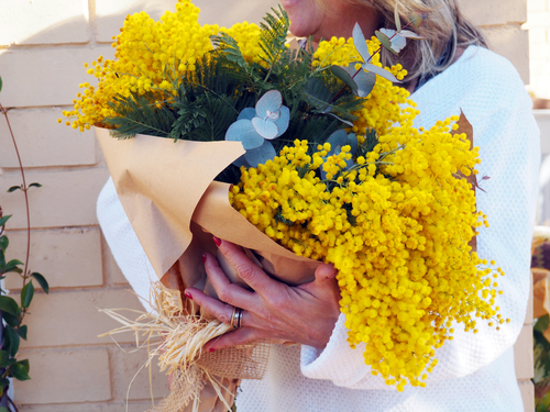 Ramo De Flores Fragance Con Mimosa Y Eucalipto