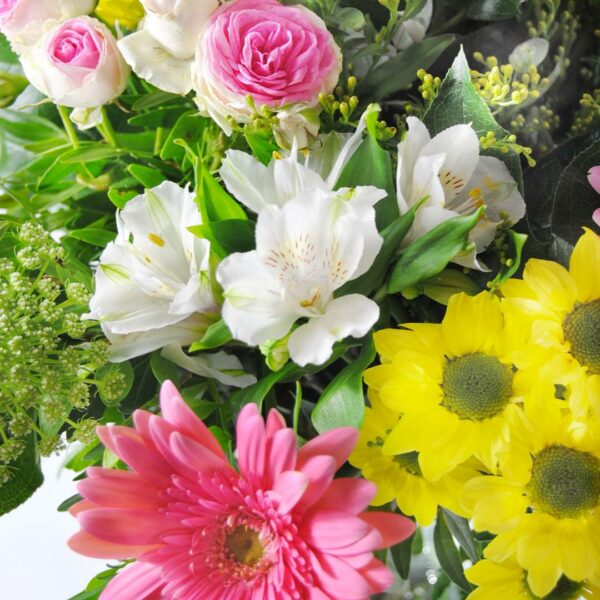 Ramo De Flores De Gerberas, Rosas Y Claveles